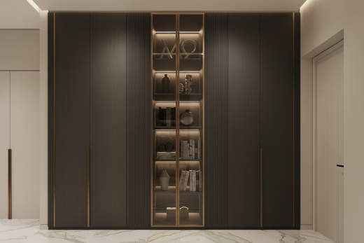 Стильный шкаф со стеклянной витриной и латунными акцентами